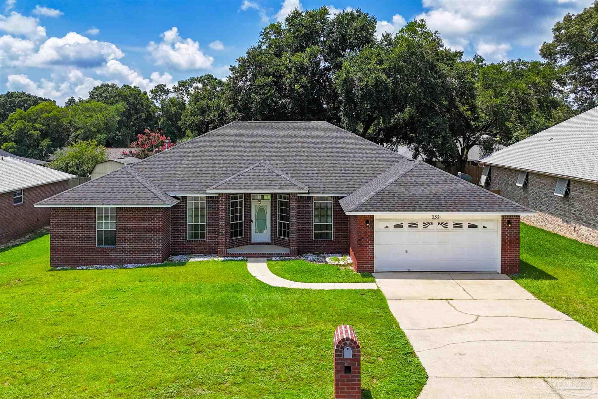 Holt Cir, Pensacola, FL 32526