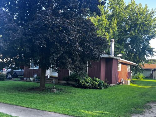 222 E Beech St, Piper City, IL, 60959-6022 | Card Image