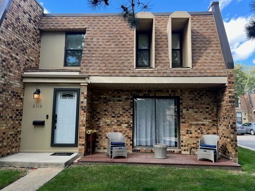 2110 Country Club Dr, Woodridge, IL, 60517-3031 | Card Image