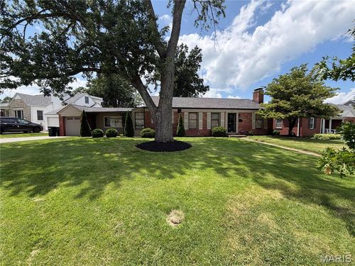9360 Parkside Drive, Brentwood, MO, 63144 | Card Image