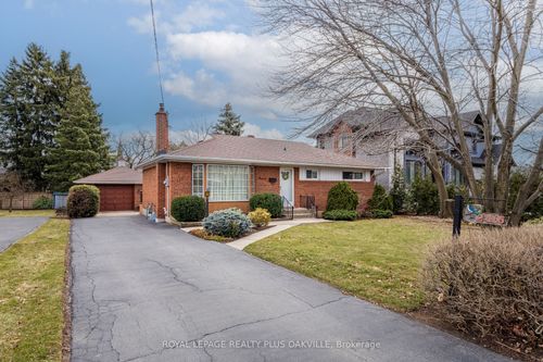 2416 Rebecca St, Oakville, ON, L6L2B2 | Card Image