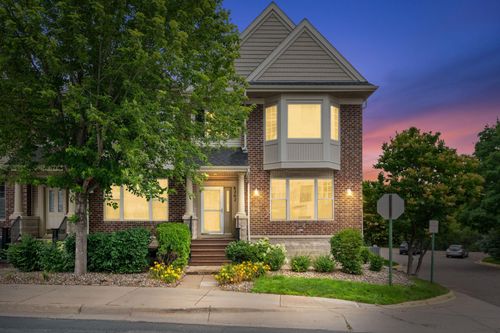 8202 Golden Valley Rd, Golden Valley, MN, 55427-4265 | Card Image