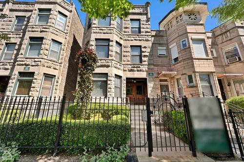 438 E 45th Pl, Chicago, IL, 60653-5195 | Card Image