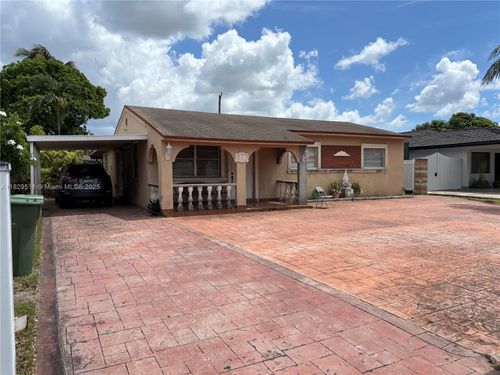 851 W 35th St, Hialeah, FL, 33012-5161 | Card Image