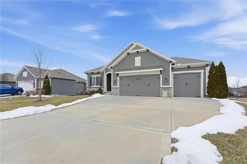 109 Se Riley St, Blue Springs, MO, 64064-4100 | Card Image