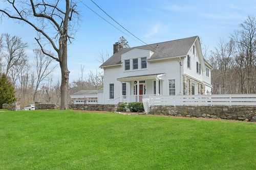 196 Pinesbridge Rd, Ossining, NY, 10562-1428 | Card Image