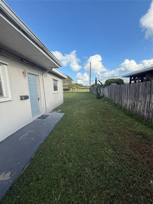 b-604 Nw 10th St, Hallandale Beach, FL, 33009-2236 | Card Image