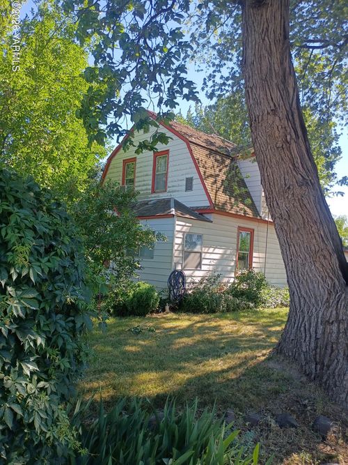 31 N Mclean Rd, Sunnyside, WA, 98944 | Card Image