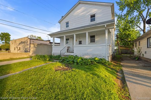 31 Barrett Ave, Madison Heights, MI, 48071-3922 | Card Image