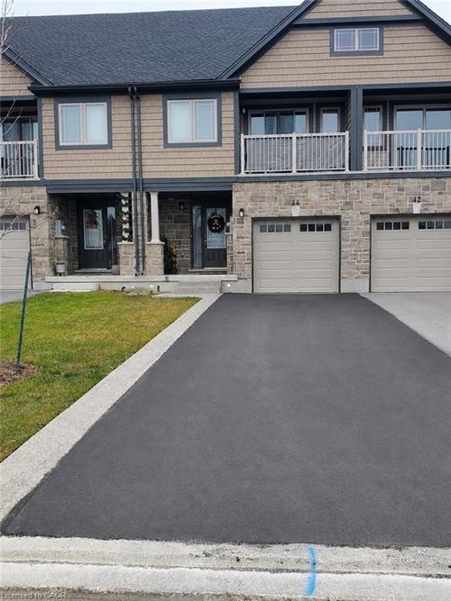 44 Harrison Dr, Cambridge, ON, N1R0C2 | Card Image