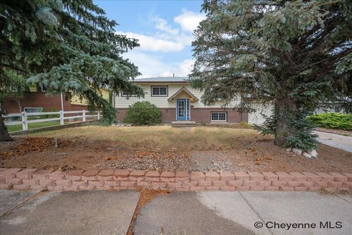 808 Gardenia Dr, Cheyenne, WY, 82009-2817 | Card Image