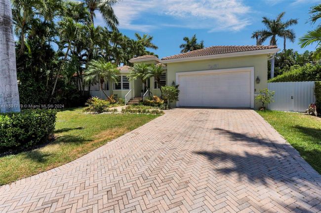 7431 Center Bay Dr, House other with 3 bedrooms, 3 bathrooms and null parking in North Bay Village FL | Image 3