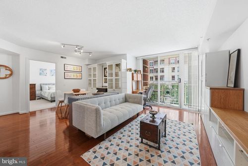 425-880 N Pollard Street, ARLINGTON, VA, 22203 | Card Image