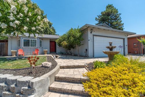 2342 Baggett Court, Santa Rosa, CA, 95401 | Card Image