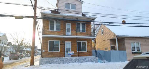 11705 Mackay St, Hamtramck, MI, 48212-2939 | Card Image