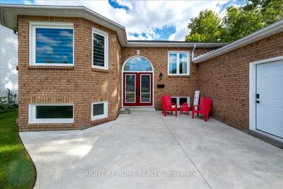 53 Royal Beech Dr, House other with 3 bedrooms, 3 bathrooms and 6 parking in Wasaga Beach ON | Image 2