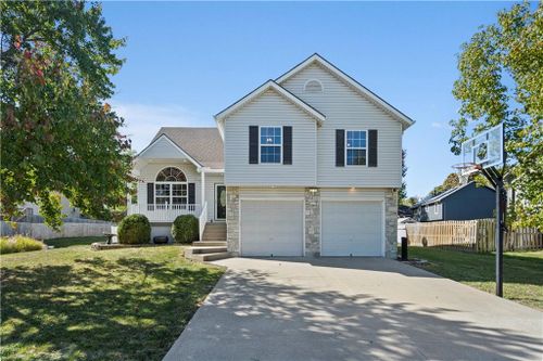 902 Montana Ridge Drive, Grain Valley, MO, 64029 | Card Image