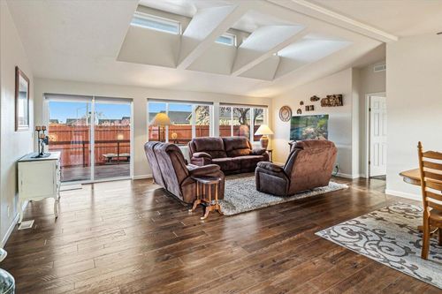 1875 Ne 6th St, Redmond, OR, 97756-8589 | Card Image