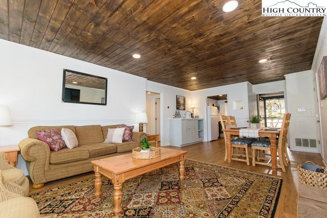 APT-25 - 220 Northridge Rd, Condo with 3 bedrooms, 3 bathrooms and null parking in Beech Mountain NC | Image 8