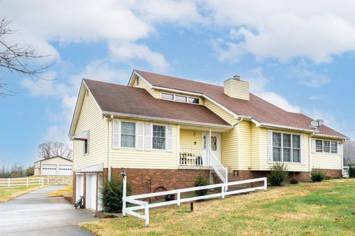 1041 Sandy Valley Rd, Hendersonville, TN, 37075-8740 | Card Image