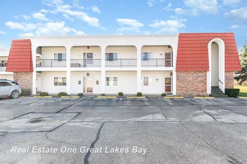 955 Kennely Rd, Saginaw, MI, 48609-6781 | Card Image