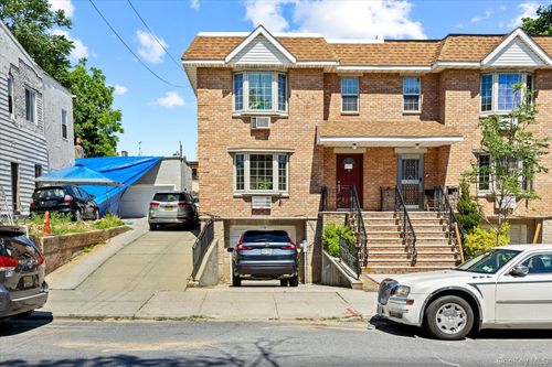 309 Logan Street, New York, NY, 11208 | Card Image