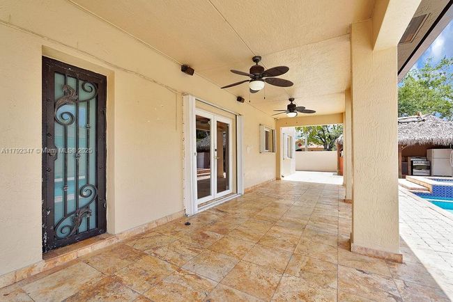 16732 Nw 89 Th Pl, House other with 4 bedrooms, 3 bathrooms and null parking in Miami Lakes FL | Image 11