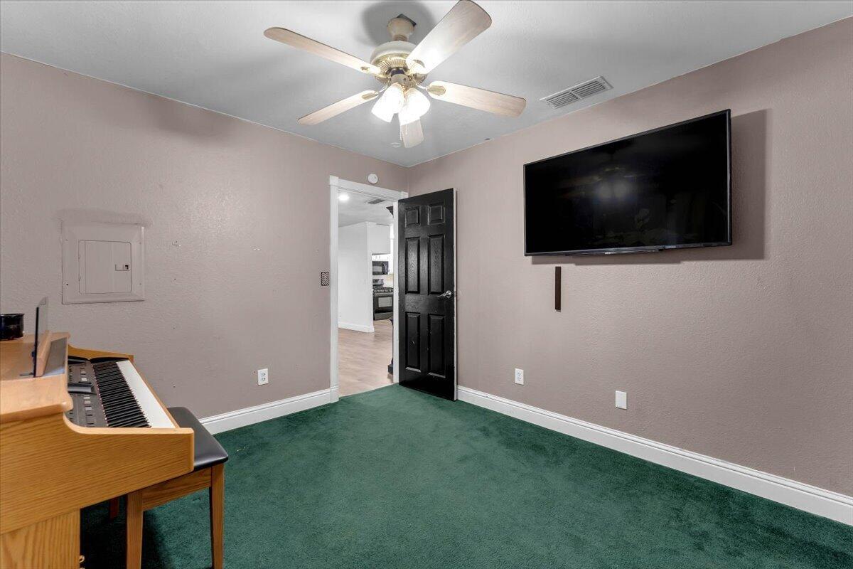 Residential in Shasta Lake 3