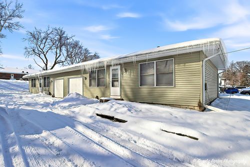 2-831 Washington St, Woodstock, IL, 60098-2266 | Card Image