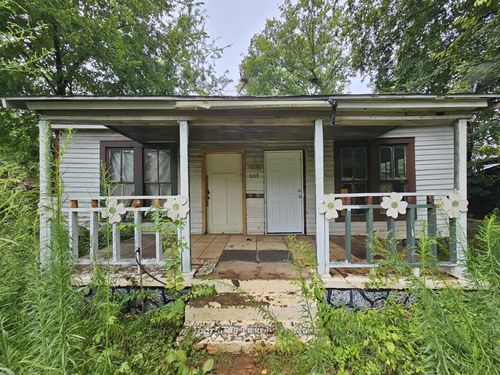 607 N Rainey St, Palestine, TX, 75801-8247 | Card Image