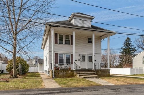 28 Island Ave, Rumford, RI, 02916-3211 | Card Image