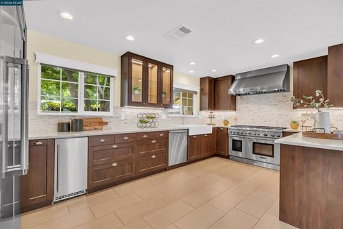 2330 Gill Port Ln, Walnut Creek, CA, 94598-1108 | Card Image
