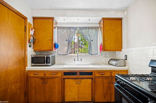 20100 Greeley St, Detroit, MI, 48203-1272 | Card Image