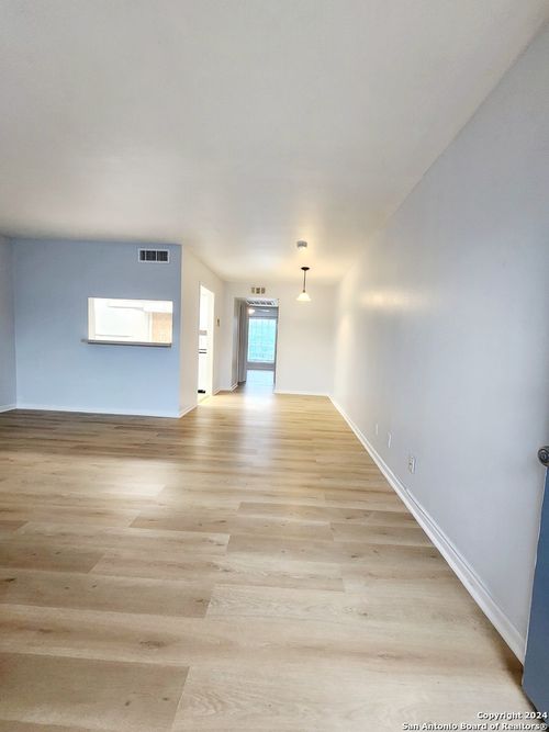 apt-218-8401 N New Braunfels Ave, San Antonio, TX, 78209-1107 | Card Image