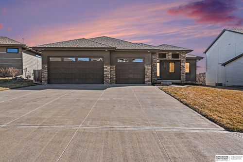 9001 N 169th St, Bennington, NE, 68007-3263 | Card Image