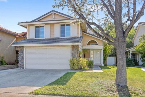 28154 Guilford Ln, Santa Clarita, CA, 91350-3941 | Card Image