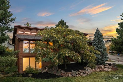 2199 S Ridge Point Way, Boise, ID, 83712-8577 | Card Image