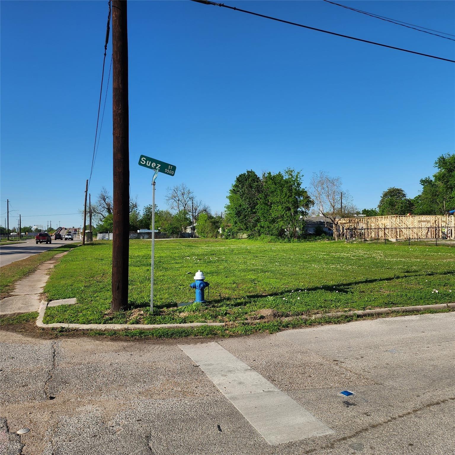 Land in Houston 2