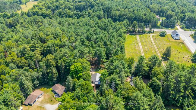 10979 Highway 118, House other with 3 bedrooms, 1 bathrooms and 8 parking in Algonquin Highlands ON | Image 37