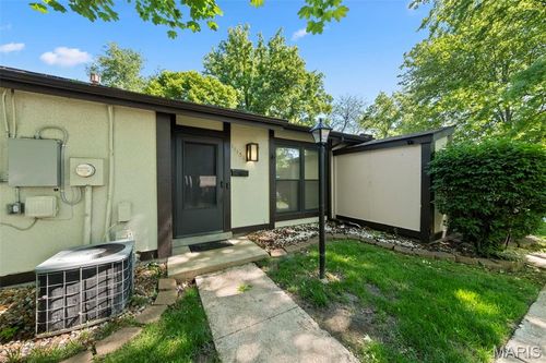 11151 Whispering Oaks Drive, St Louis, MO, 63136 | Card Image