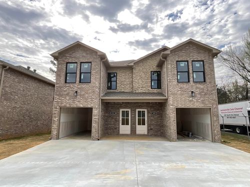 409 &amp; 411 E Center Street, Jacksonville, AR, 72076 | Card Image