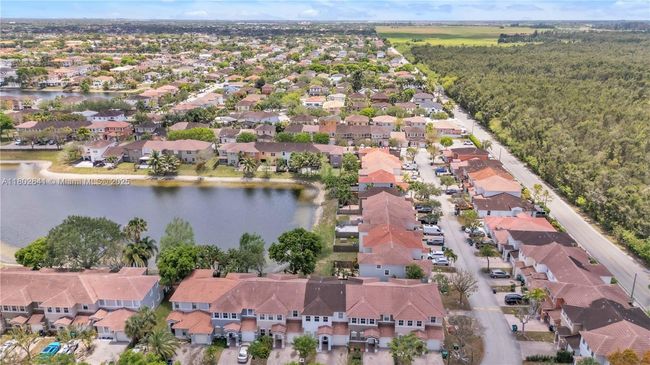 16628 Sw 47 Th Ter, Townhouse with 3 bedrooms, 3 bathrooms and null parking in Miami FL | Image 26