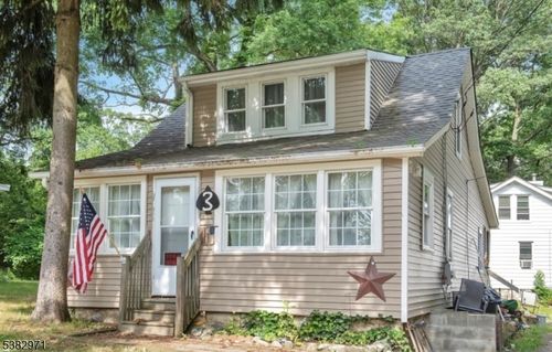 3 Birchwood Dr, Budd Lake, NJ, 07828-1647 | Card Image