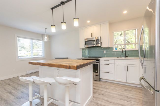 3758 Sefton St, Condo with 2 bedrooms, 1 bathrooms and 1 parking in Port Coquitlam BC | Image 9