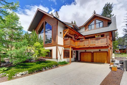 8 Cougar Court, Canmore, AB, T1W2B3 | Card Image