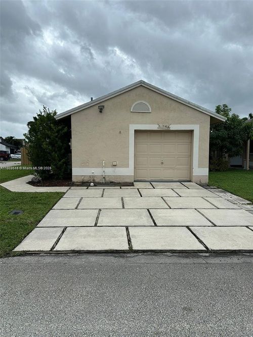 11000 Sw 10th Ct, Pembroke Pines, FL, 33025-3538 | Card Image