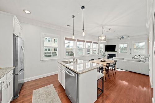 b201-2 N Main St, Mansfield, MA, 02048-2370 | Card Image