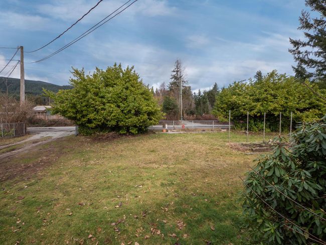 847 Park Road, House other with 3 bedrooms, 1 bathrooms and 5 parking in Gibsons BC | Image 21