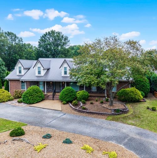 15 Chesapeake Dr, MC KENZIE, TN, 38201-8671 | Card Image