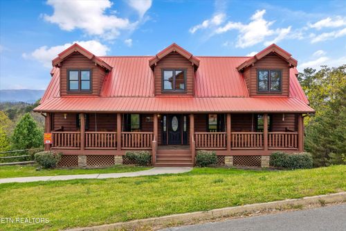 1107 N Trail Dr, Sevierville, TN, 37862-2731 | Card Image